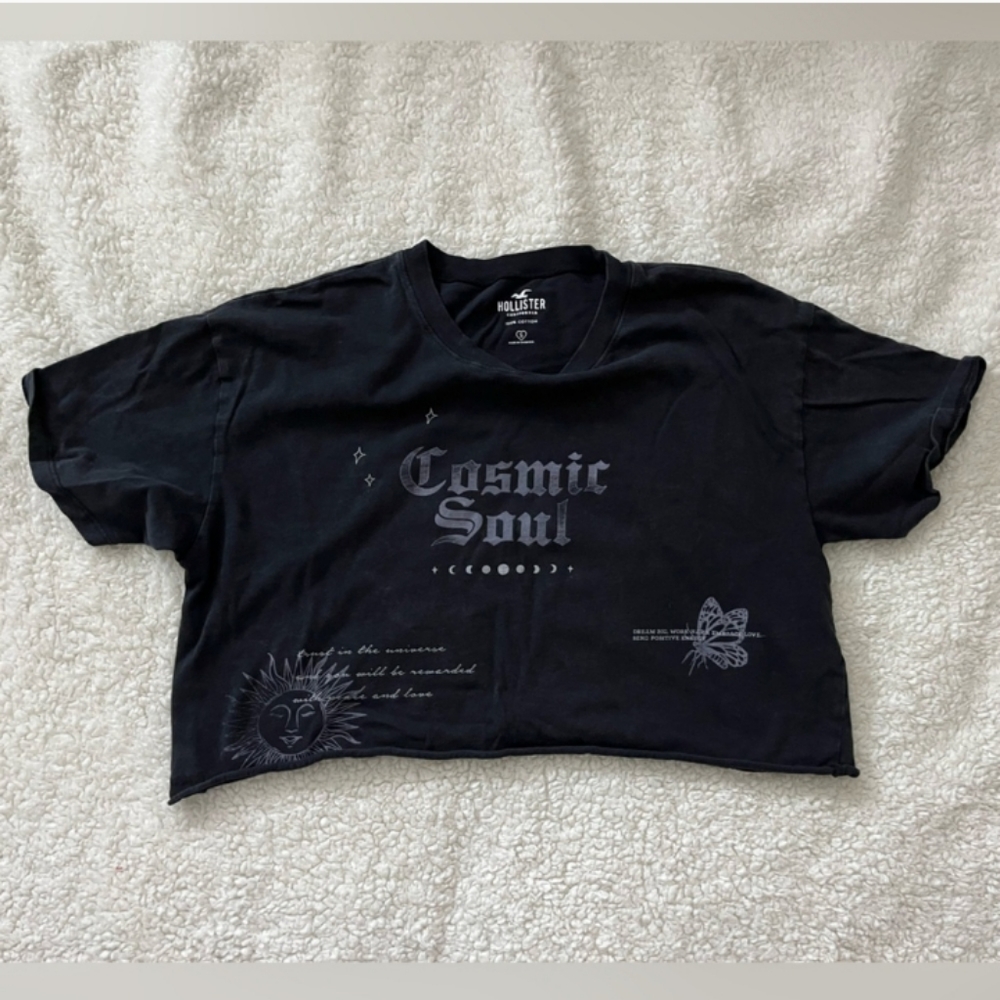 HOLLISTER COSMIC SOUL CROP TEE